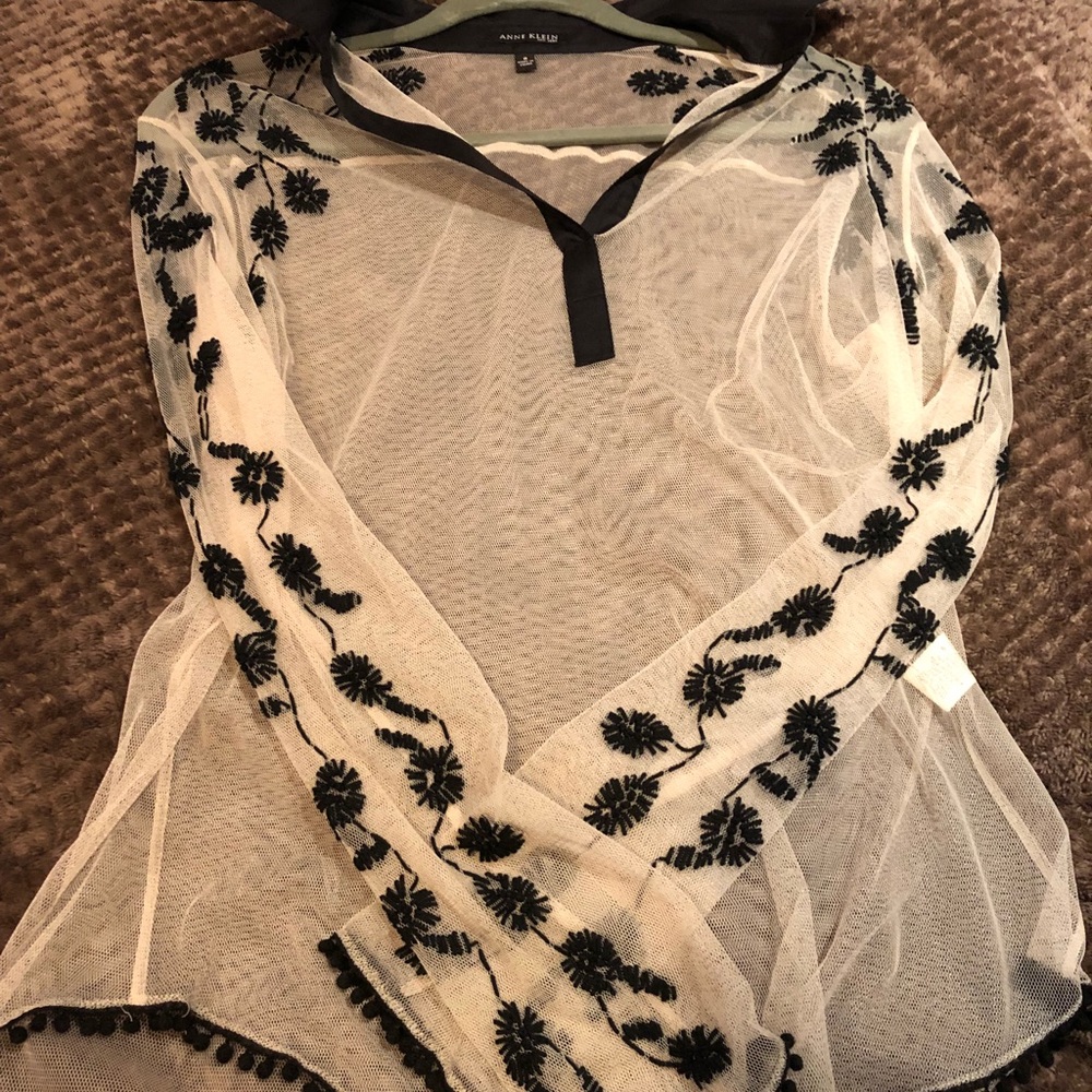 Anne Klein beautiful Sheer top